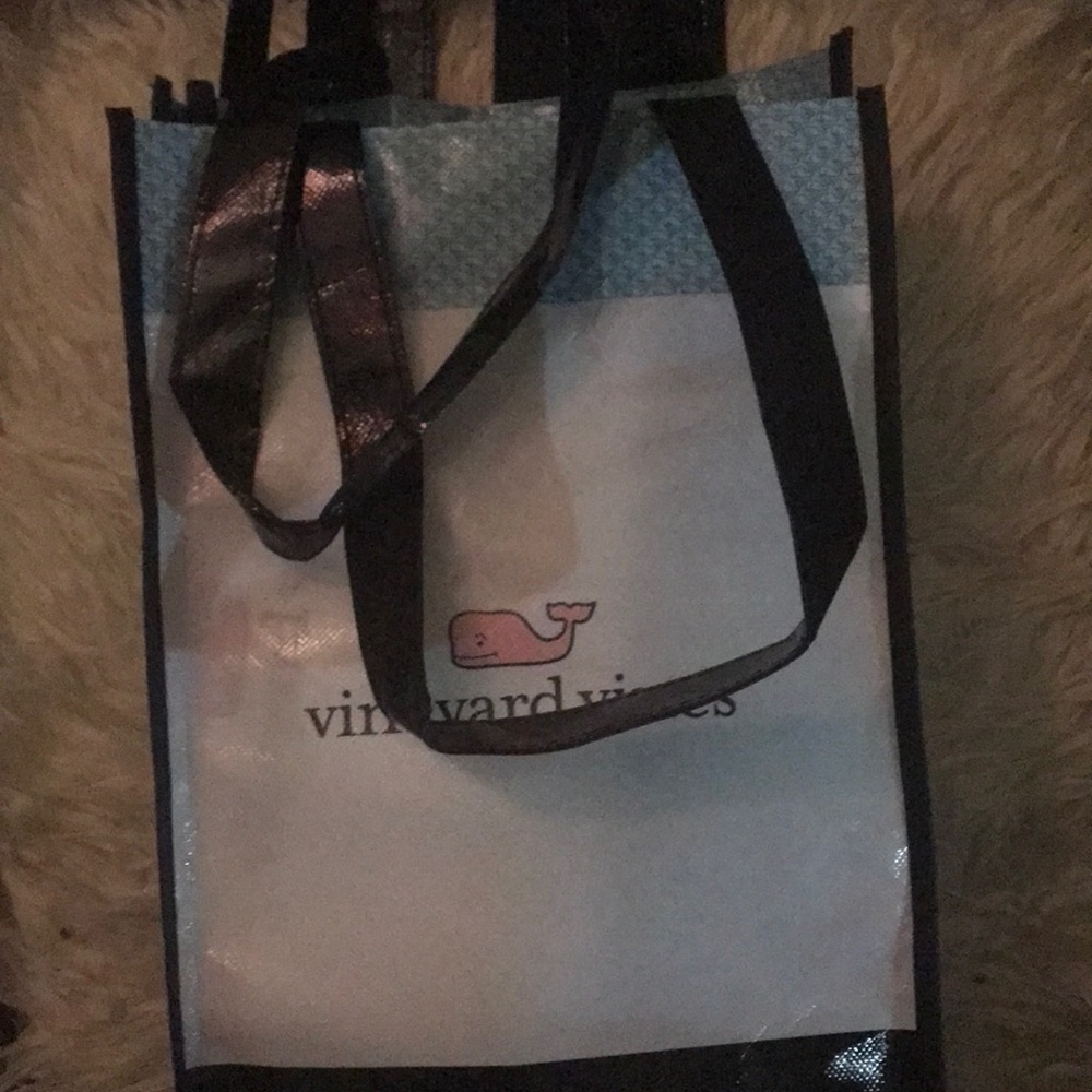 Vineyard vines reusable bags